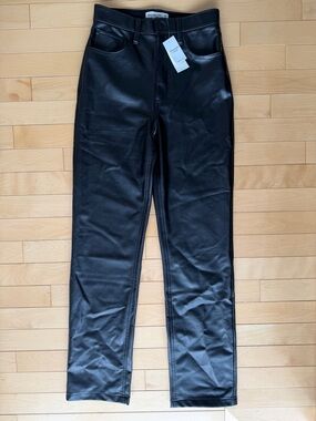 Abercrombie & Fitch 90s Straighrt Ultra High Rise Faux Leather NWT size 26